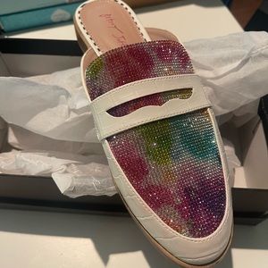 Betsey Johnson white Markerr loafers size 10 new with box